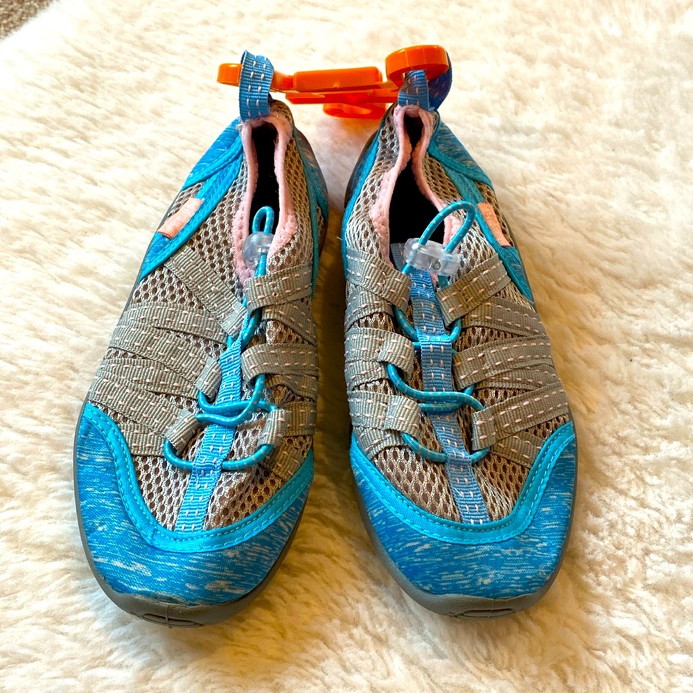 Water shoes